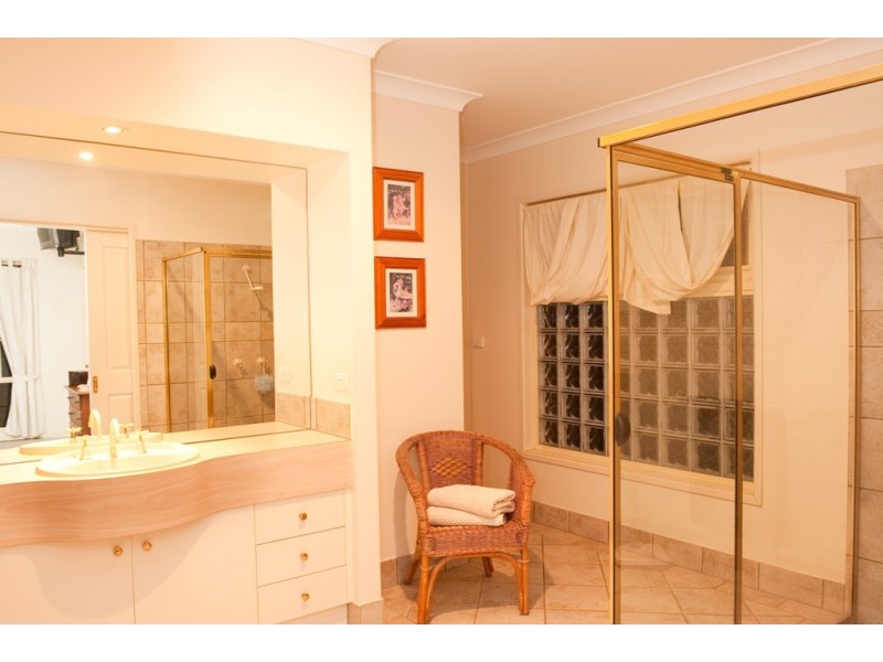 95 Finlay Road, Thurgoona NSW 2640