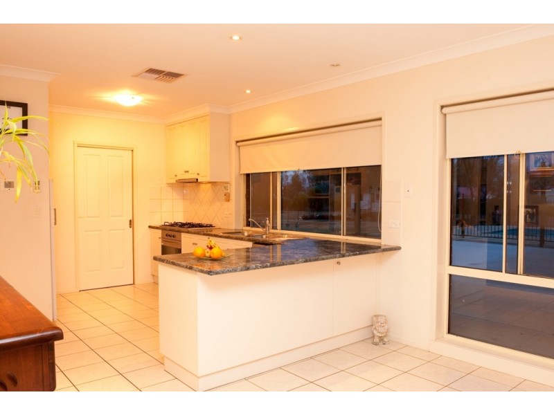 95 Finlay Road, Thurgoona NSW 2640