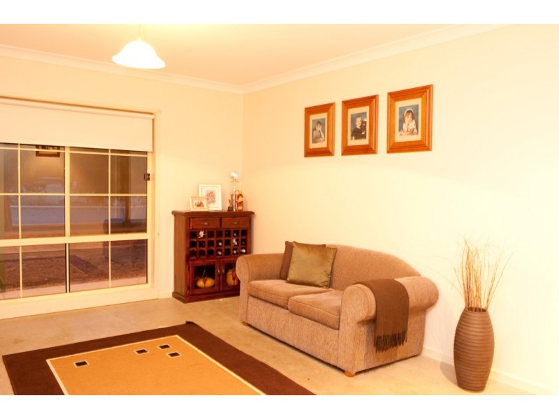 95 Finlay Road, Thurgoona NSW 2640