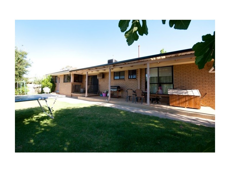 150 Pioneer Drive, Jindera NSW 2642