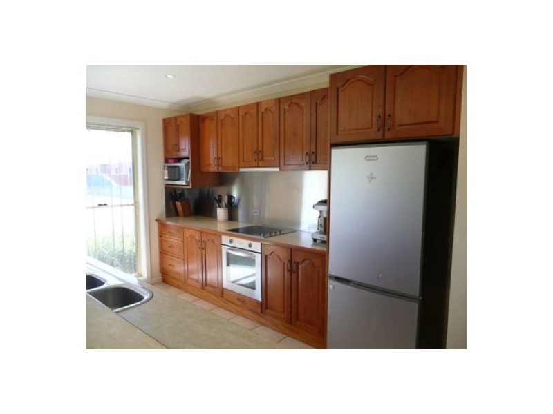 56 Robbins Drive, East Albury NSW 2640