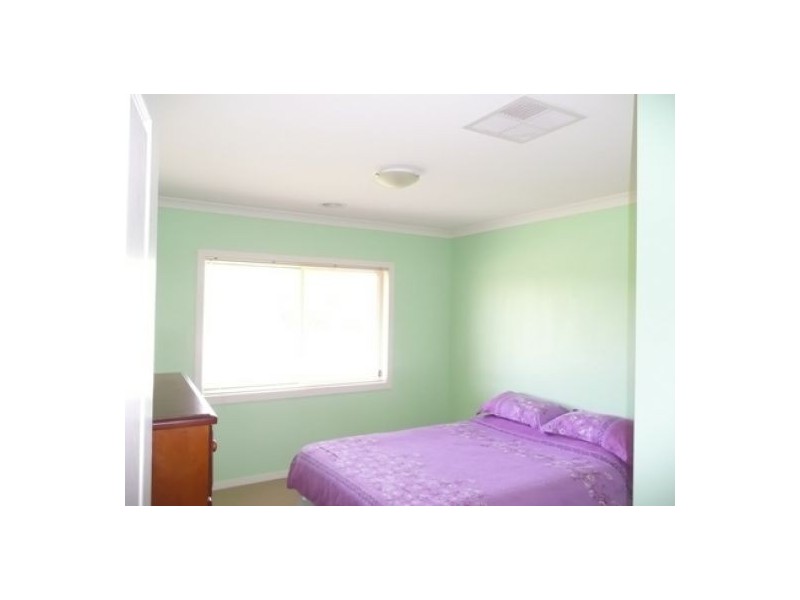 56 Robbins Drive, East Albury NSW 2640