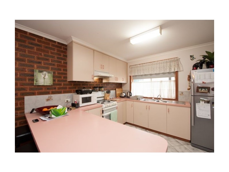 2/1 Saville Avenue, Lavington NSW 2641