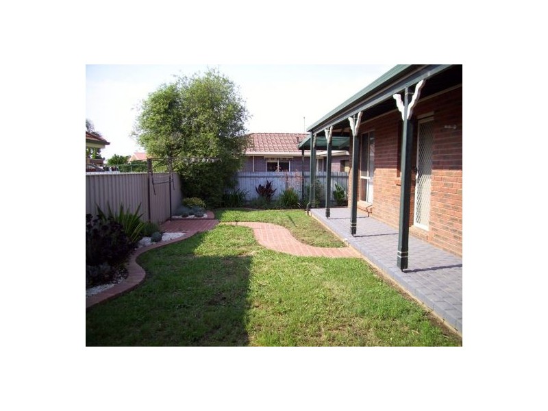 2/1 Saville Avenue, Lavington NSW 2641