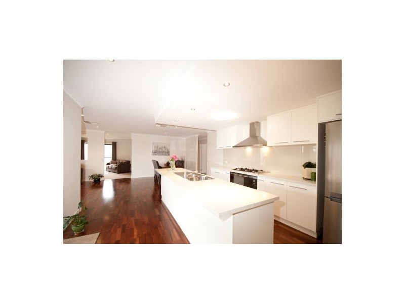 7 Lawson Circuit, Lavington NSW 2641