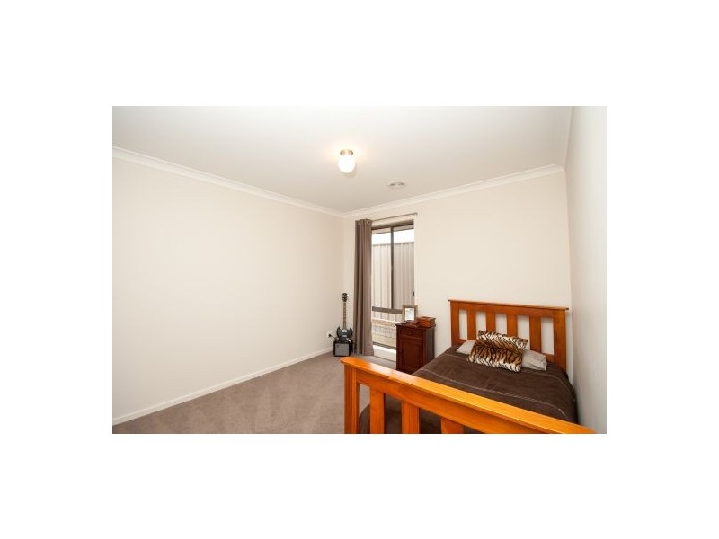 7 Lawson Circuit, Lavington NSW 2641