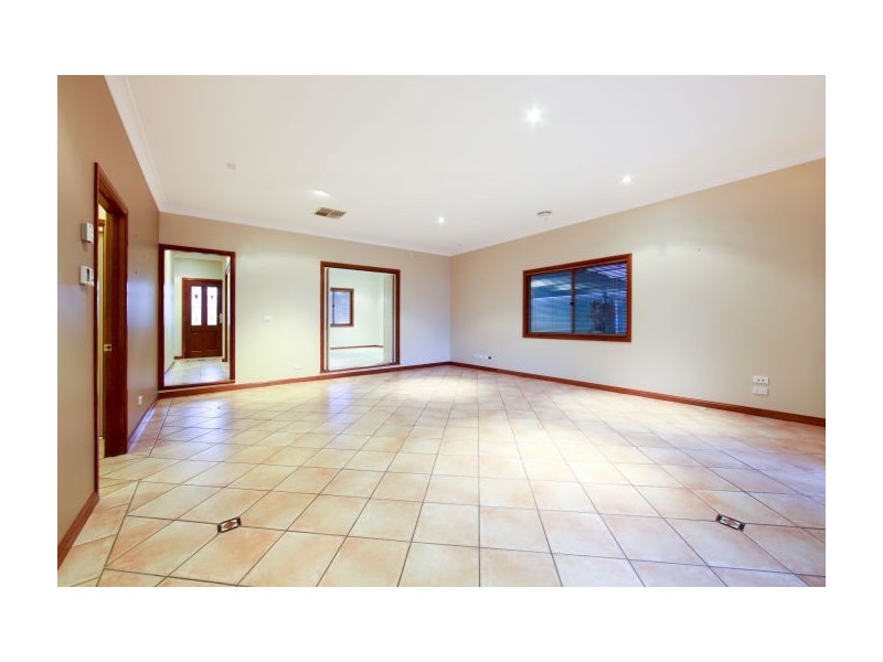 571 Mair Street, Lavington NSW 2641