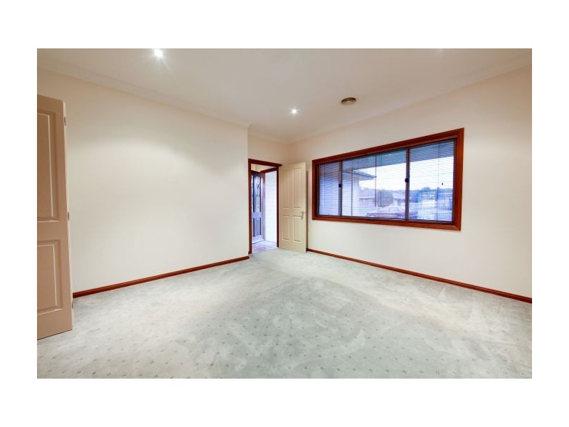 571 Mair Street, Lavington NSW 2641