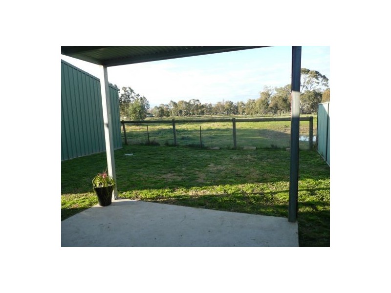 2/131  Urana Street, Jindera NSW 2642