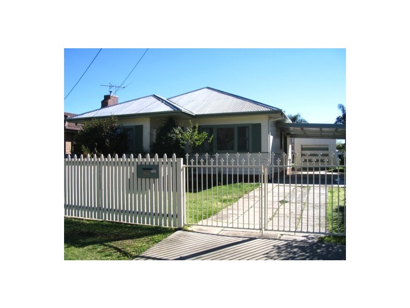 482 Douglas Rd, Lavington NSW 2641