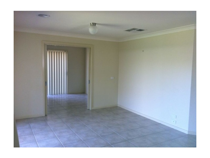 4 Guthega Court, Thurgoona NSW 2640