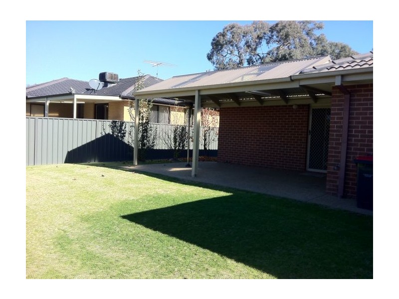 4 Guthega Court, Thurgoona NSW 2640