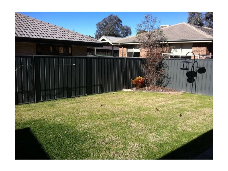 4 Guthega Court, Thurgoona NSW 2640