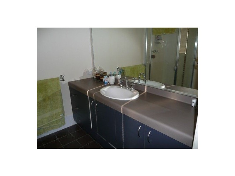 18 Cassinia Court, Thurgoona NSW 2640