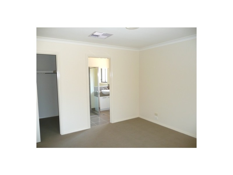 52 Dryandra Way, Thurgoona NSW 2640