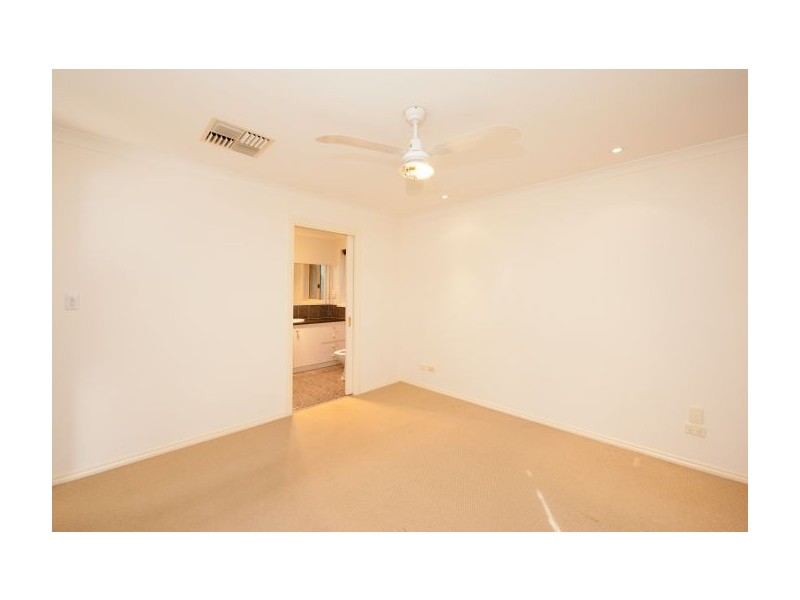 10 Valerie Way, Lavington NSW 2641