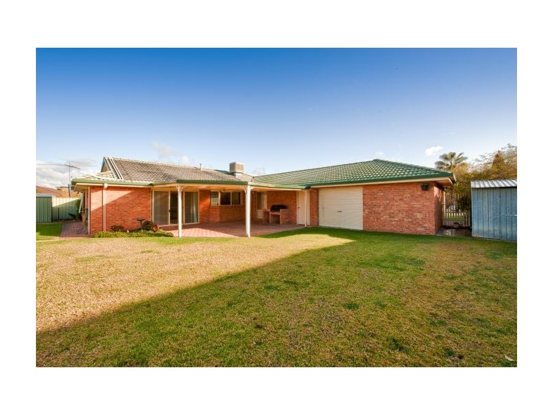 10 Valerie Way, Lavington NSW 2641