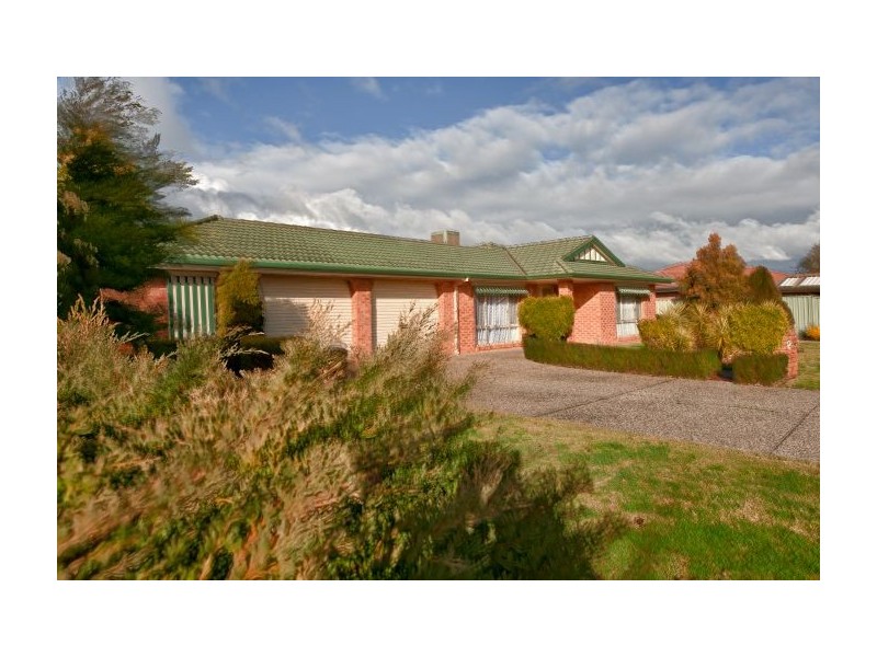 10 Valerie Way, Lavington NSW 2641