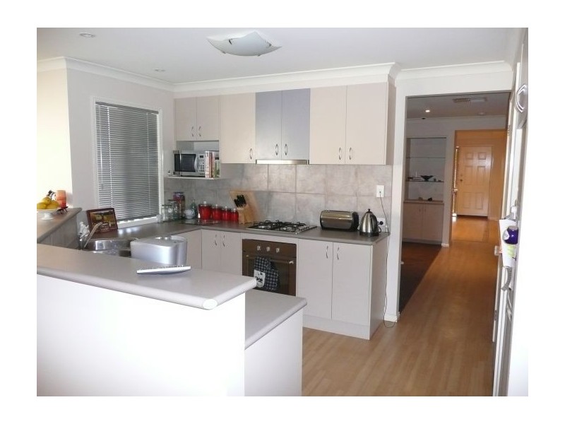 18 Cassinia Court, Thurgoona NSW 2640