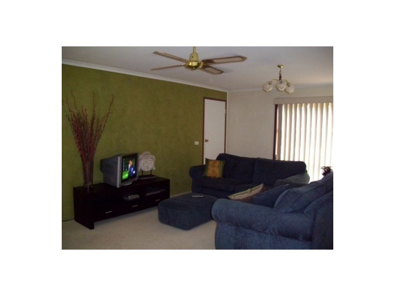 2/482 Heriot Street, Lavington NSW 2641