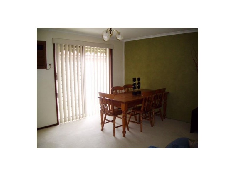 2/482 Heriot Street, Lavington NSW 2641