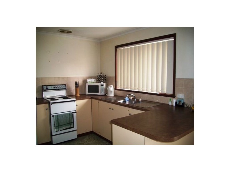 2/482 Heriot Street, Lavington NSW 2641