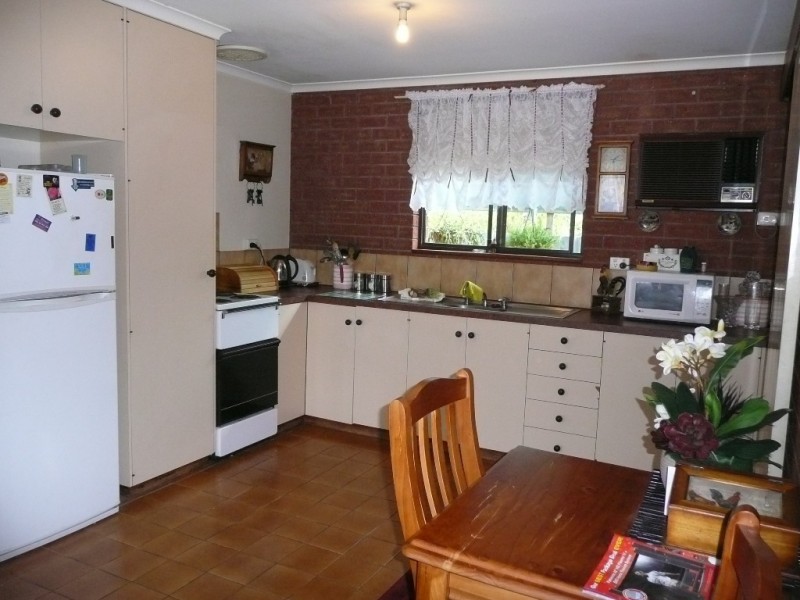 8/595 Webb Street, Lavington NSW 2641