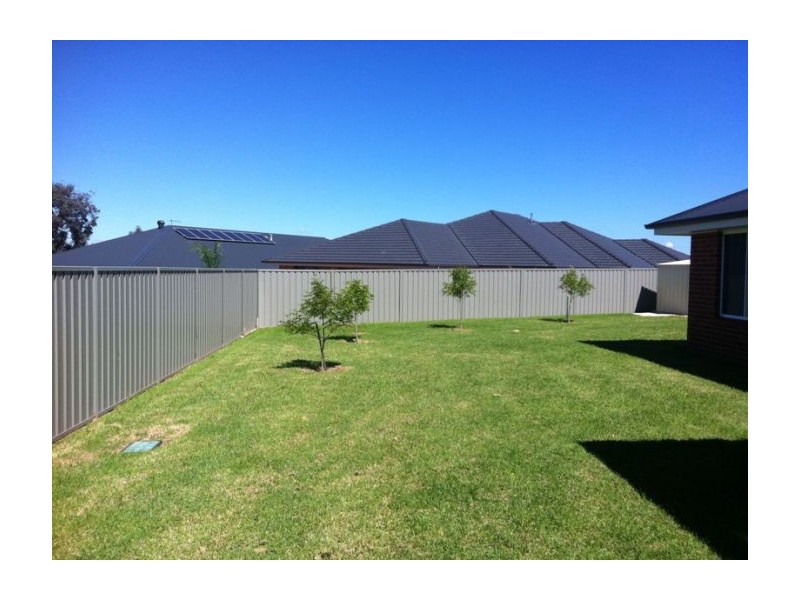 56 Egret Way, Thurgoona NSW 2640