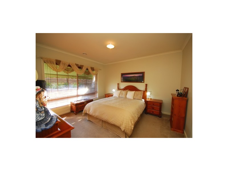 24  Mace Crt, Lavington NSW 2641