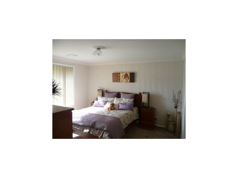 23 Squirrel Glider Dr, Thurgoona NSW 2640