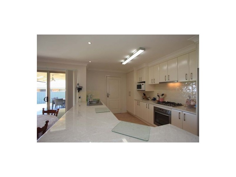 20 Squirrel Glider Drive, Thurgoona NSW 2640