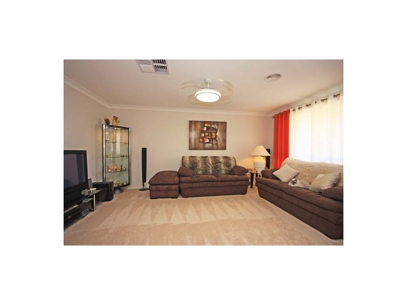 20 Squirrel Glider Drive, Thurgoona NSW 2640