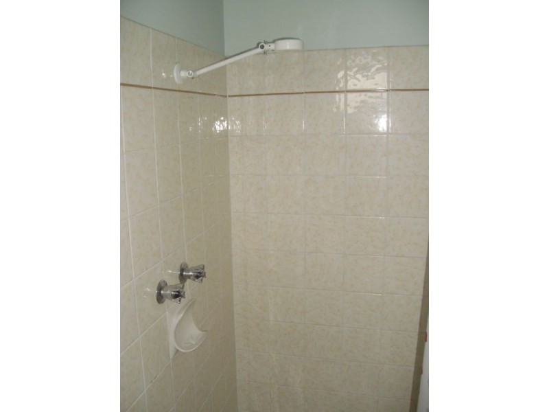 2/420 Urana Road, Lavington NSW 2641