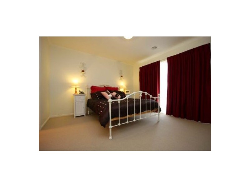 170 Clarke Street, Howlong NSW 2643