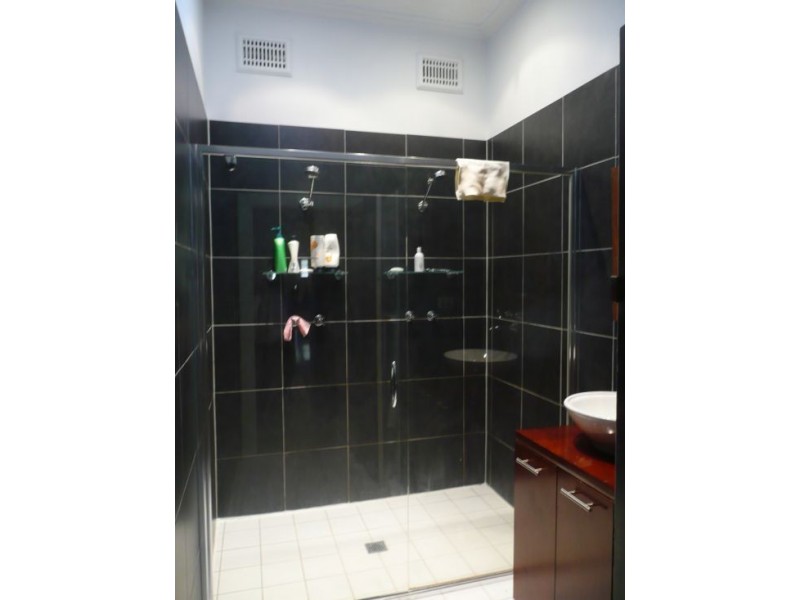 472 Guinea Street, Albury NSW 2640