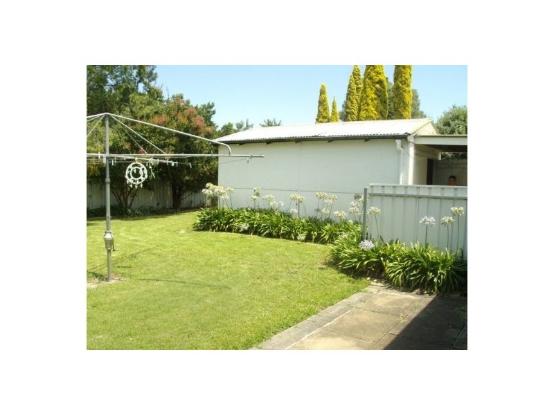393 Nowland Avenue, Lavington NSW 2641