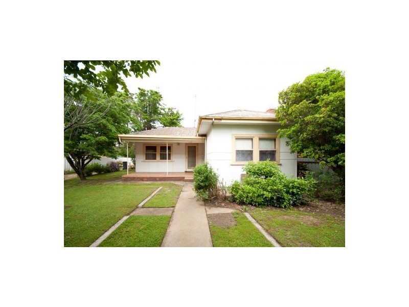 580 Mann St, Lavington NSW 2641