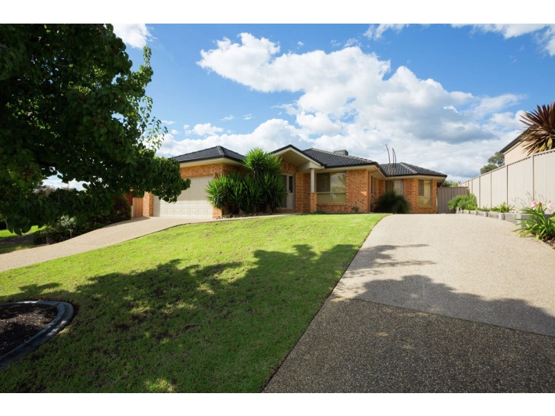 82 Dryandra Way, Thurgoona NSW 2640