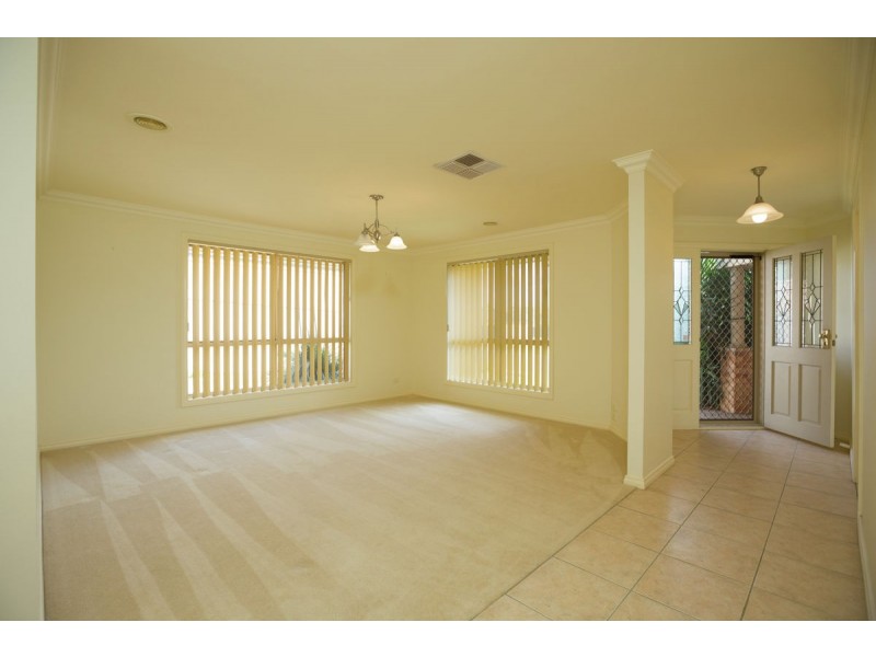 82 Dryandra Way, Thurgoona NSW 2640