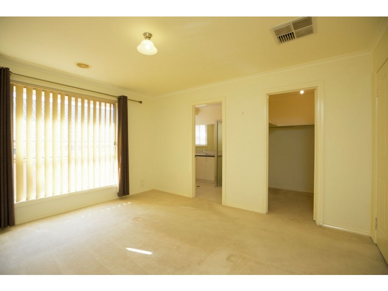 82 Dryandra Way, Thurgoona NSW 2640