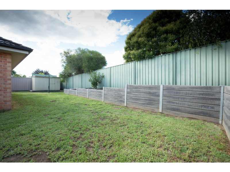 82 Dryandra Way, Thurgoona NSW 2640