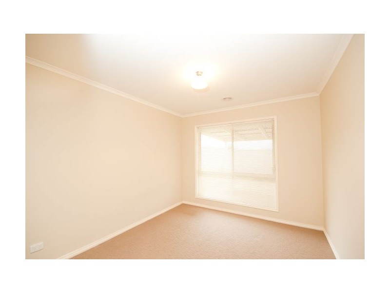 196 Kaitlers Rd, Lavington NSW 2641