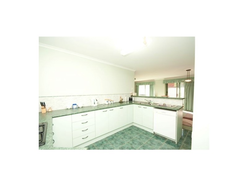 13 Cooper Close, Albury NSW 2640