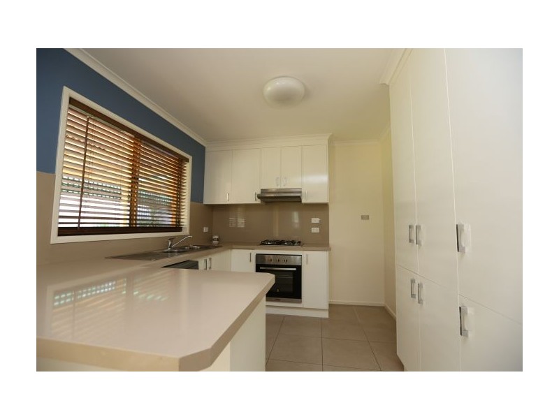 2/10 Heppner Crt, Thurgoona NSW 2640