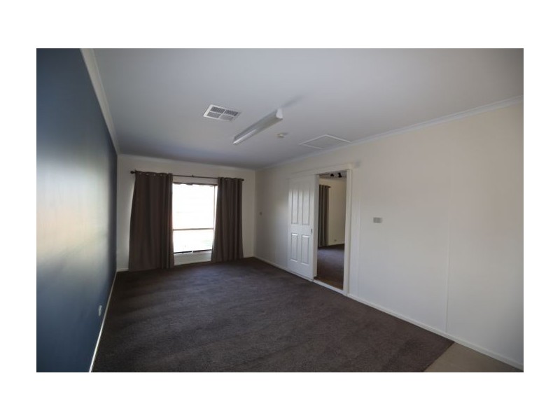 2/10 Heppner Crt, Thurgoona NSW 2640