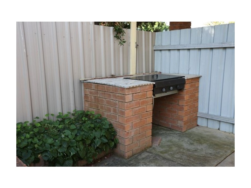 2/10 Heppner Crt, Thurgoona NSW 2640