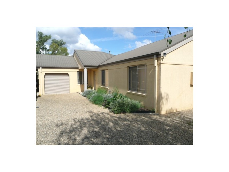 308 Diggers Rd, Lavington NSW 2641