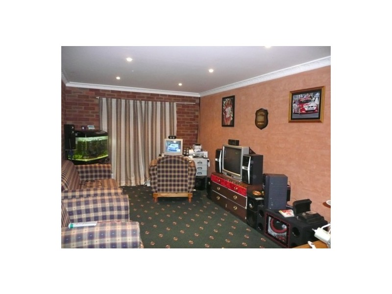 512 Webb St, Lavington NSW 2641