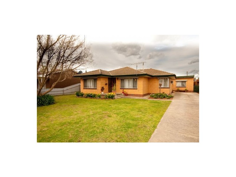 306 Sutherland Street, Lavington NSW 2641