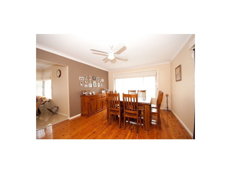 306 Sutherland Street, Lavington NSW 2641